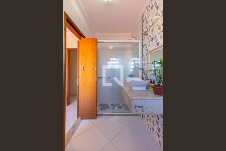 Casa à venda com 198m², 3 quartos e 2 vagasBanheiro da Suite 1