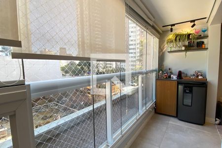 Sacada de apartamento para alugar com 2 quartos, 67m² em Empresarial 18 do Forte, Barueri