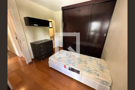 Suite de apartamento à venda com 3 quartos, 74m² em Vila Hamburguesa, São Paulo