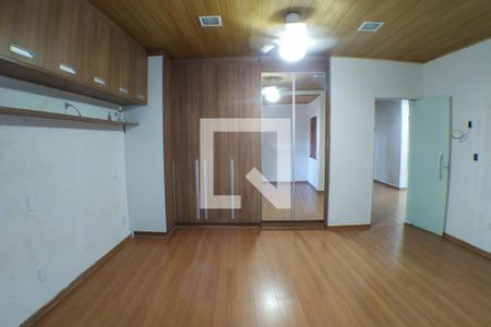 Casa à venda com 1800m², 5 quartos e 6 vagasSuíte 1