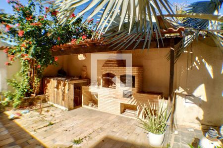 Casa à venda com 1800m², 5 quartos e 6 vagasChurrasqueira