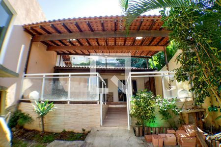 Casa à venda com 1800m², 5 quartos e 6 vagasVaranda