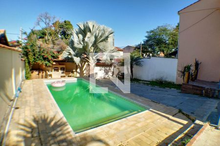 Casa à venda com 1800m², 5 quartos e 6 vagasPiscina