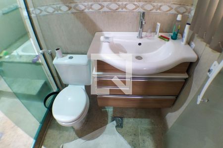 Casa à venda com 1800m², 5 quartos e 6 vagasBanheiro da Suíte 1