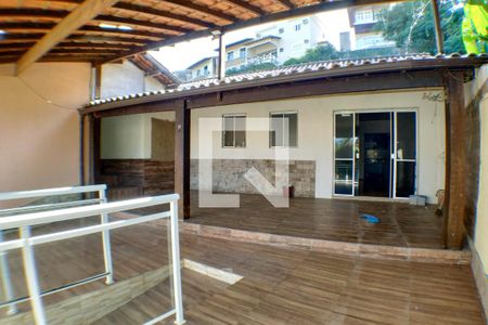 Casa à venda com 1800m², 5 quartos e 6 vagasVaranda