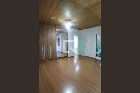 Casa à venda com 1800m², 5 quartos e 6 vagasSuíte 1