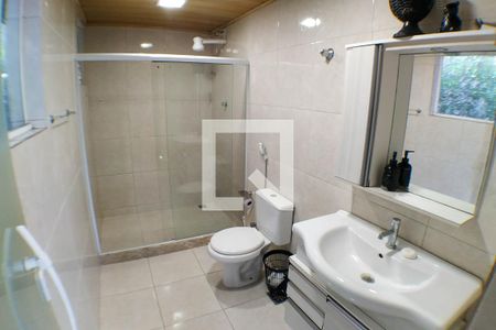 Casa à venda com 1800m², 5 quartos e 6 vagasBanheiro da Suíte 2