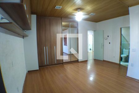 Casa à venda com 1800m², 5 quartos e 6 vagasSuíte 1