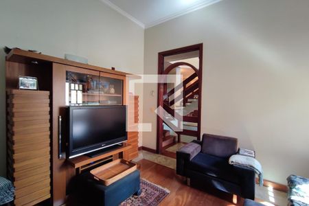 Casa para alugar com 640m², 4 quartos e 5 vagasSala de TV