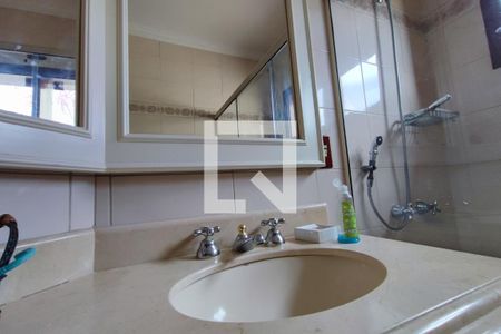 Casa para alugar com 640m², 4 quartos e 5 vagasBanheiro Suíte 2