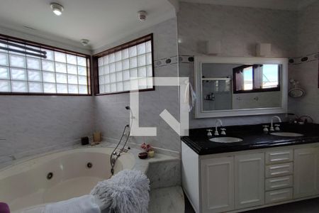 Casa para alugar com 640m², 4 quartos e 5 vagasBanheiro Suíte Master