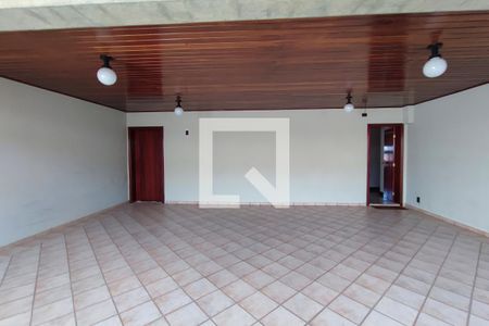 Casa para alugar com 640m², 4 quartos e 5 vagasGaragem / Quintal