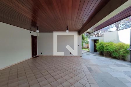Casa para alugar com 640m², 4 quartos e 5 vagasGaragem / Quintal