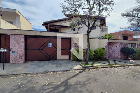 Casa para alugar com 640m², 4 quartos e 5 vagasFachada 