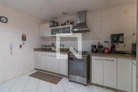 Apartamento à venda com 121m², 3 quartos e 2 vagas Apartamento à venda com 121m², 3 quartos e 2 vagasCozinha e Área de Serviço