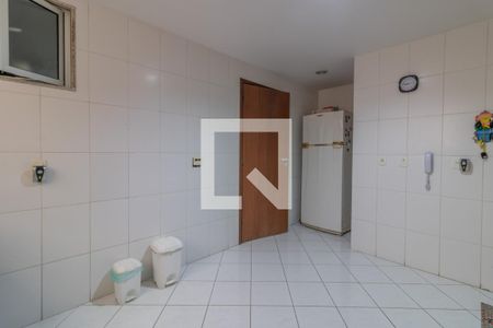 Apartamento à venda com 121m², 3 quartos e 2 vagas Apartamento à venda com 121m², 3 quartos e 2 vagasCozinha e Área de Serviço