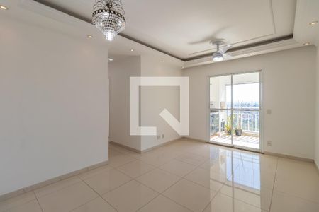 Sala de apartamento para alugar com 3 quartos, 85m² em Jardim Tupanci, Barueri