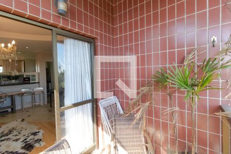 Apartamento para alugar com 93m², 3 quartos e 2 vagas Apartamento para alugar com 93m², 3 quartos e 2 vagasSacada