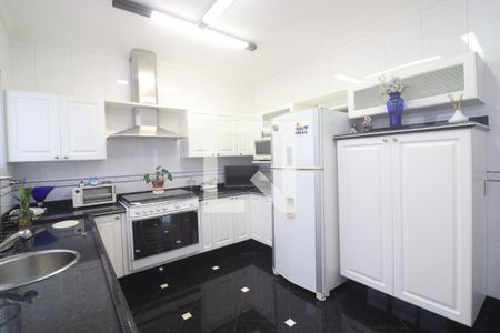 Casa à venda com 170m², 2 quartos e 10 vagasCozinha 