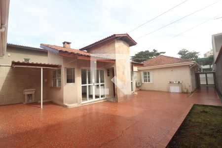 Casa à venda com 170m², 2 quartos e 10 vagasQuintal 