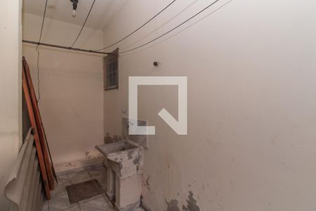Casa à venda com 500m², 14 quartos e 3 vagasCasa 1 - Área de serviço