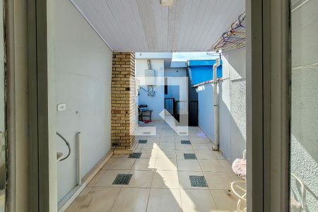 Casa à venda com 120m², 4 quartos e 1 vagaÁrea de Serviço