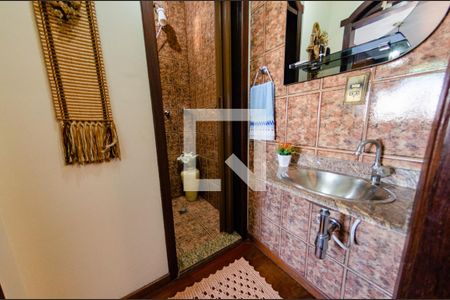 Casa à venda com 314m², 6 quartos e 3 vagasBanheiro