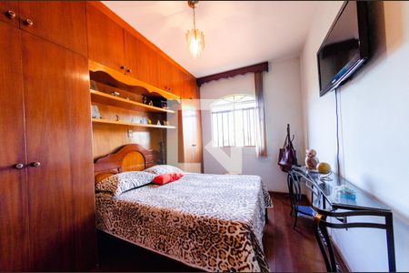 Quarto 1 de casa à venda com 6 quartos, 314m² em Califórnia, Belo Horizonte