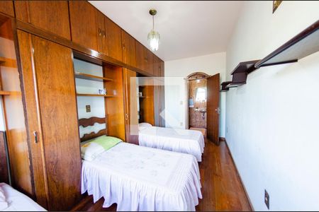 Casa à venda com 314m², 6 quartos e 3 vagasQuarto 2