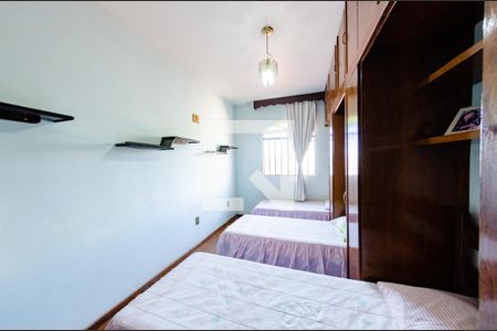 Casa à venda com 314m², 6 quartos e 3 vagasQuarto 2