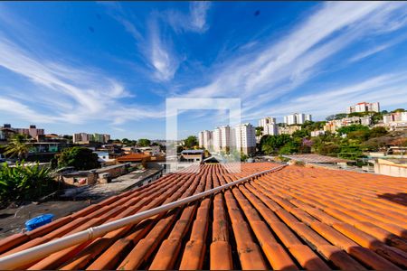 Vista de casa à venda com 6 quartos, 314m² em Califórnia, Belo Horizonte
