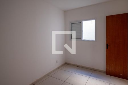 Casa à venda com 64m², 2 quartos e 2 vagas Casa à venda com 64m², 2 quartos e 2 vagasQuarto 2