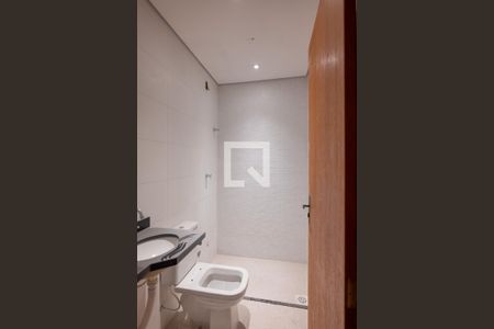 Casa à venda com 64m², 2 quartos e 2 vagas Casa à venda com 64m², 2 quartos e 2 vagasBanheiro