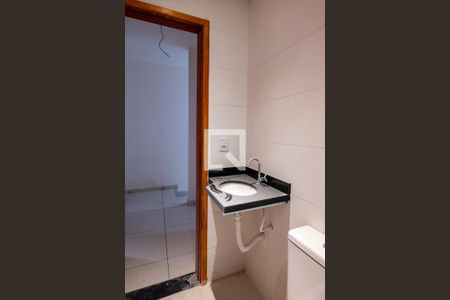 Casa à venda com 64m², 2 quartos e 2 vagas Casa à venda com 64m², 2 quartos e 2 vagasBanheiro