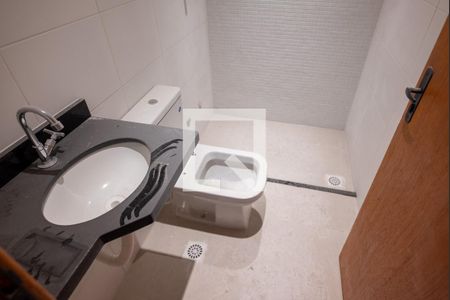 Casa à venda com 64m², 2 quartos e 2 vagas Casa à venda com 64m², 2 quartos e 2 vagasBanheiro