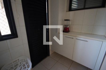 Apartamento para alugar com 106m², 3 quartos e 2 vagas Apartamento para alugar com 106m², 3 quartos e 2 vagasÁrea de Serviço