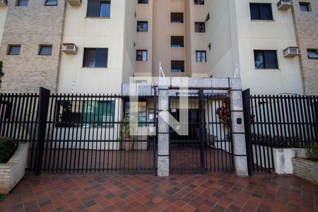 Apartamento para alugar com 106m², 3 quartos e 2 vagas Apartamento para alugar com 106m², 3 quartos e 2 vagasFachada e portaria