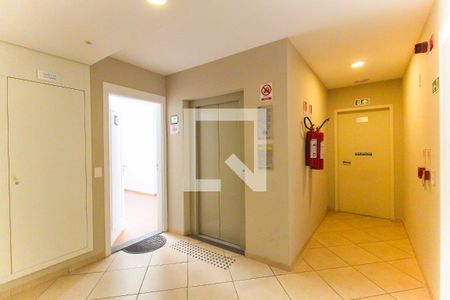 Apartamento para alugar com 44m², 2 quartos e 1 vagaHall