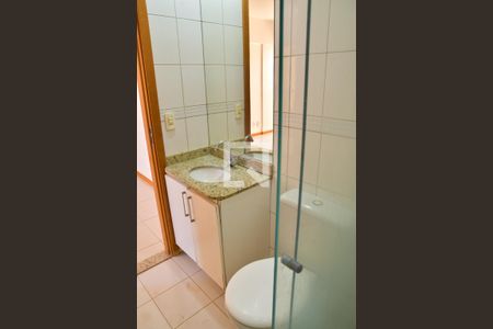 Banheiro 1 de apartamento para alugar com 2 quartos, 55m² em Ceilândia Sul (ceilândia), Brasília