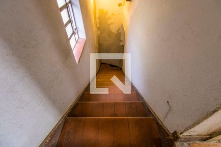 Casa à venda com 160m², 2 quartos e 1 vagaEscada