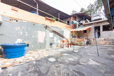 Casa à venda com 250m², 2 quartos e 3 vagasQuintal