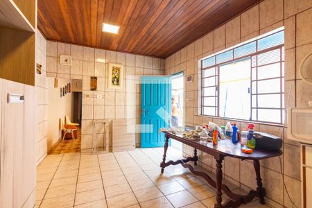 Casa à venda com 250m², 2 quartos e 3 vagasCozinha 