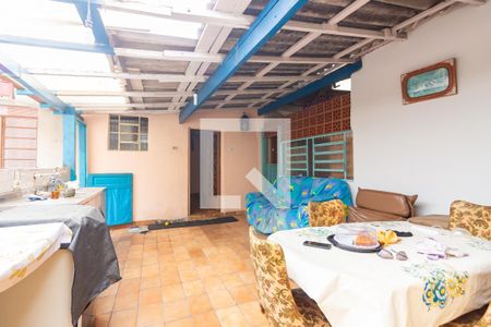 Casa à venda com 250m², 2 quartos e 3 vagasQuintal