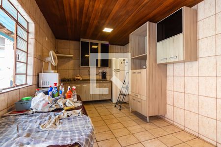 Casa à venda com 250m², 2 quartos e 3 vagasCozinha 