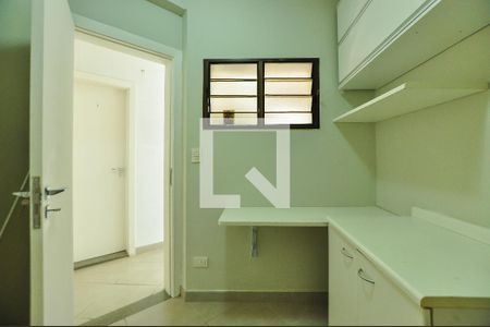 Apartamento à venda com 145m², 3 quartos e 3 vagas Apartamento à venda com 145m², 3 quartos e 3 vagasQuarto de Serviço