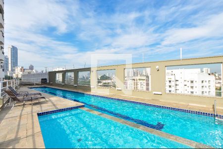 Apartamento à venda com 145m², 3 quartos e 3 vagas Apartamento à venda com 145m², 3 quartos e 3 vagasÁrea comum - Piscina
