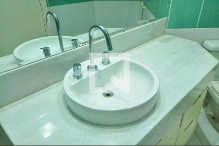 Apartamento à venda com 145m², 3 quartos e 3 vagas Apartamento à venda com 145m², 3 quartos e 3 vagasBanheiro da Suíte