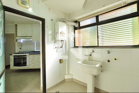 Apartamento à venda com 145m², 3 quartos e 3 vagas Apartamento à venda com 145m², 3 quartos e 3 vagasÁrea de Serviço