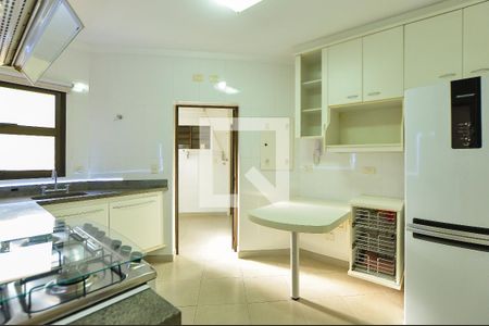 Apartamento à venda com 145m², 3 quartos e 3 vagas Apartamento à venda com 145m², 3 quartos e 3 vagasCozinha