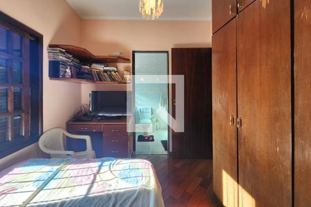 Casa à venda com 360m², 4 quartos e 3 vagasSuíte 2